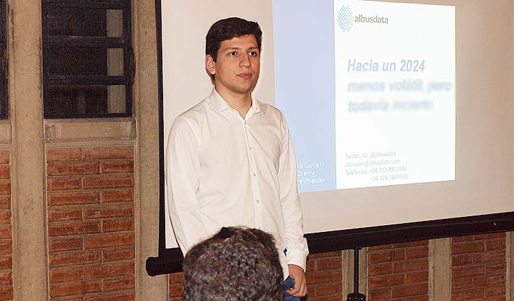 Presentando al expositor